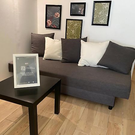 Bari Landlord 31- Old Town Apartment ภายนอก รูปภาพ