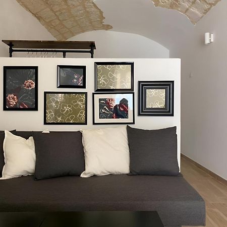 Bari Landlord 31- Old Town Apartment ภายนอก รูปภาพ