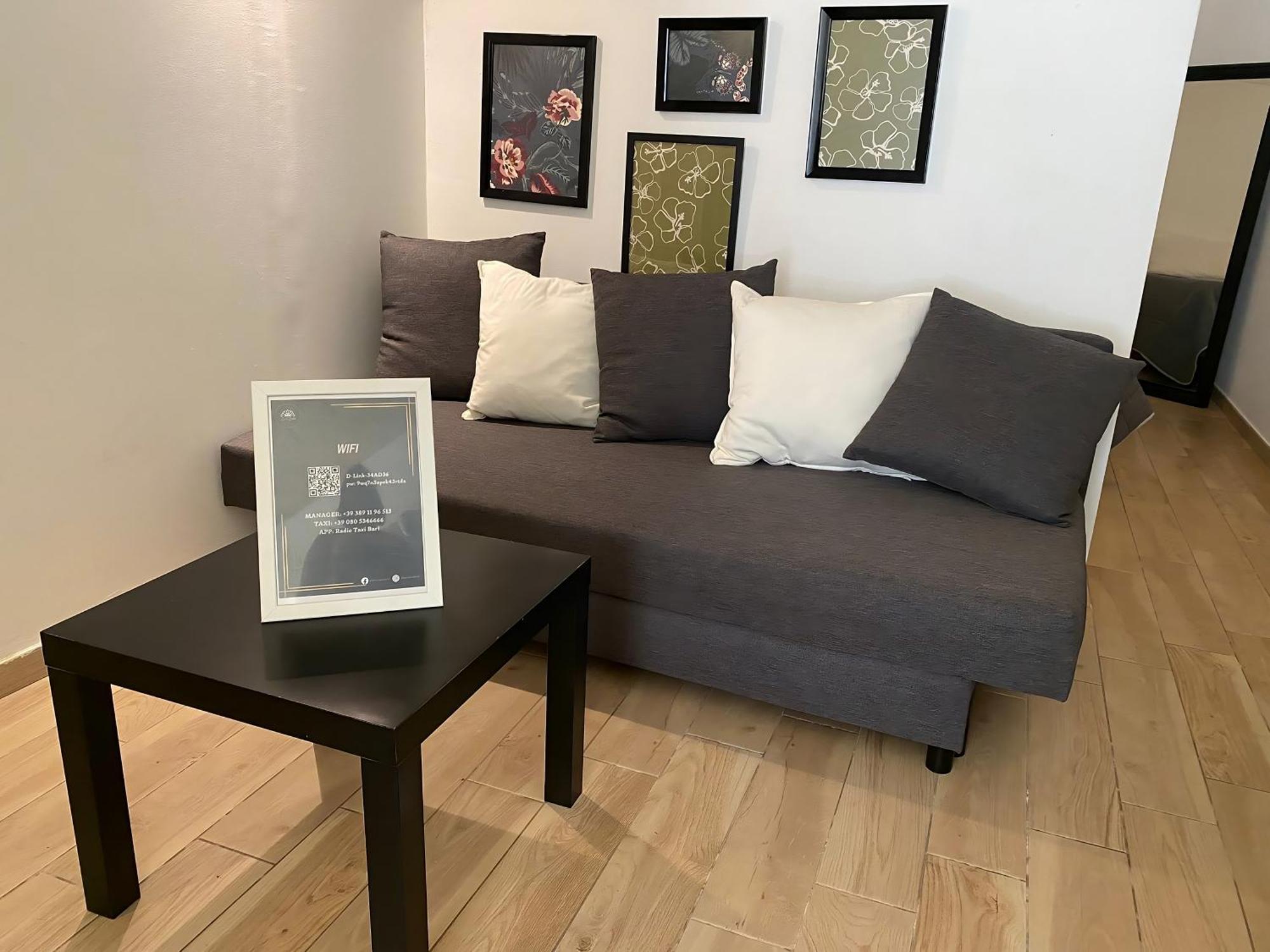 Bari Landlord 31- Old Town Apartment ภายนอก รูปภาพ