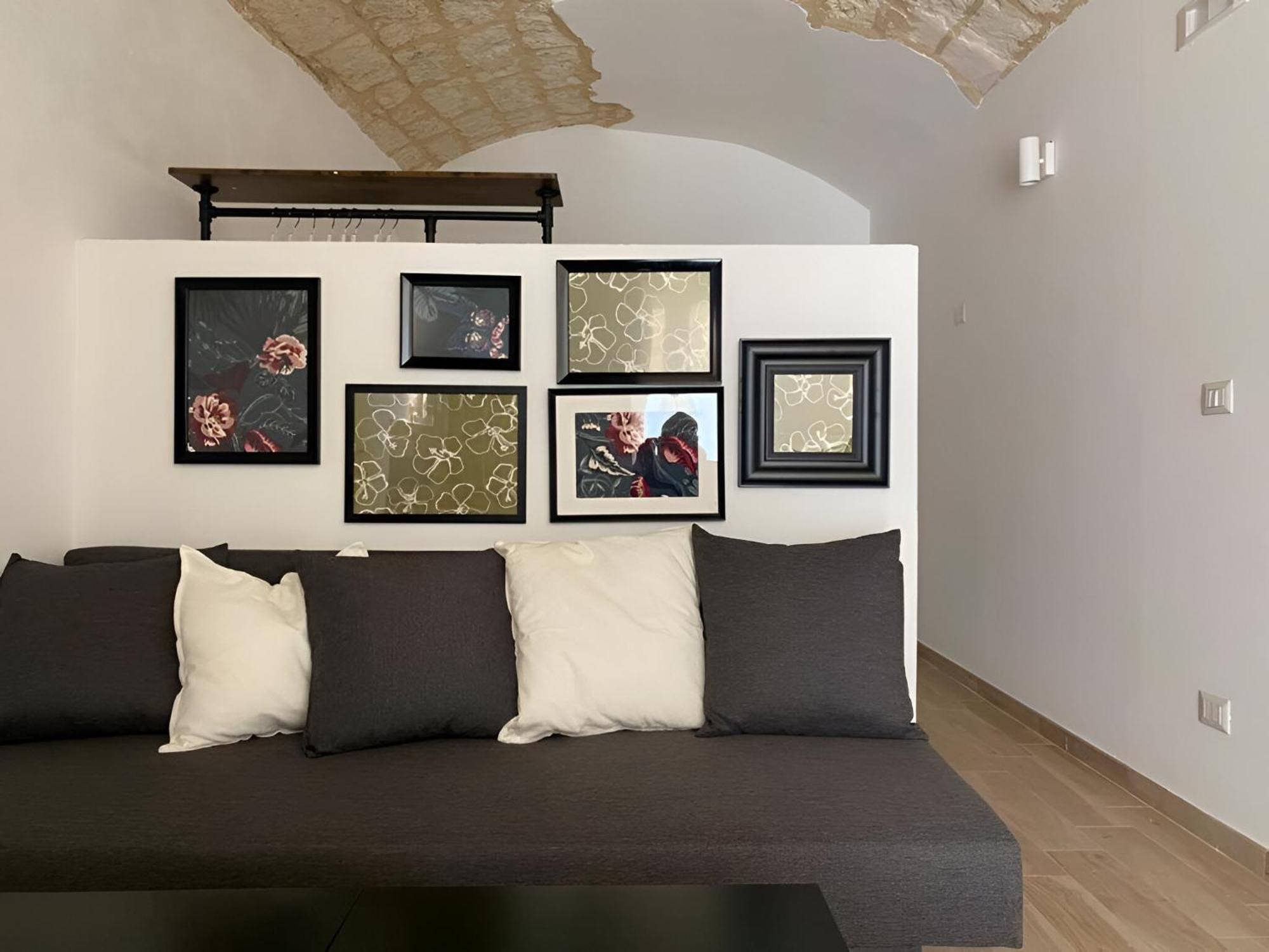 Bari Landlord 31- Old Town Apartment ภายนอก รูปภาพ